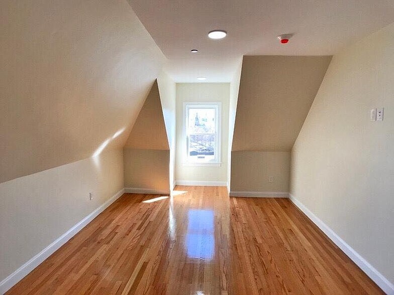 Living room - 12 Harris St