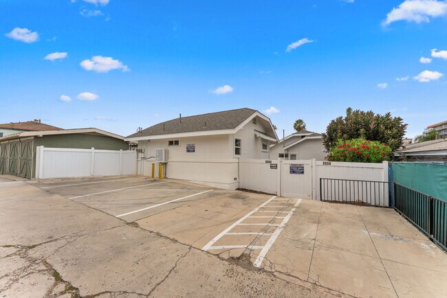 Building Photo - 2556 B St