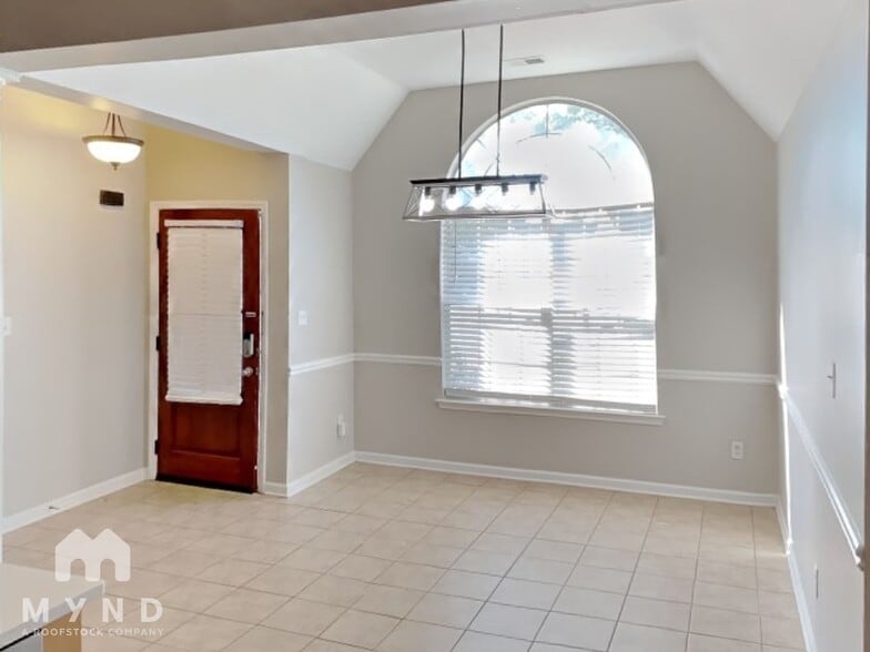 Building Photo - 5854 Lindsay Cove