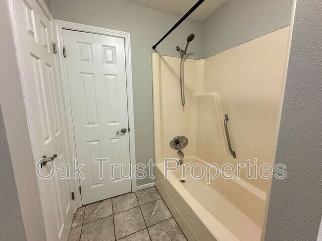Building Photo - 4449 Great Oak Dr