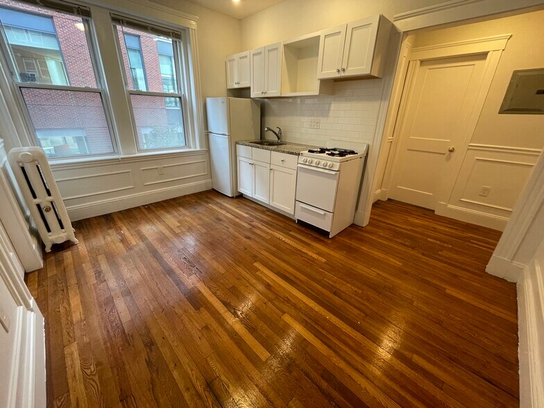 Building Photo - 29 Worthington St