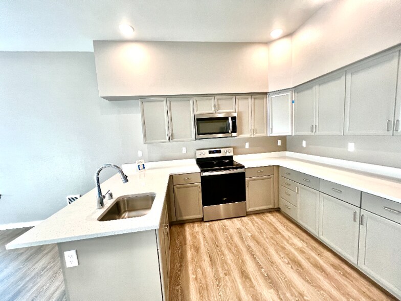 Building Photo - 2330 Yakima Ct