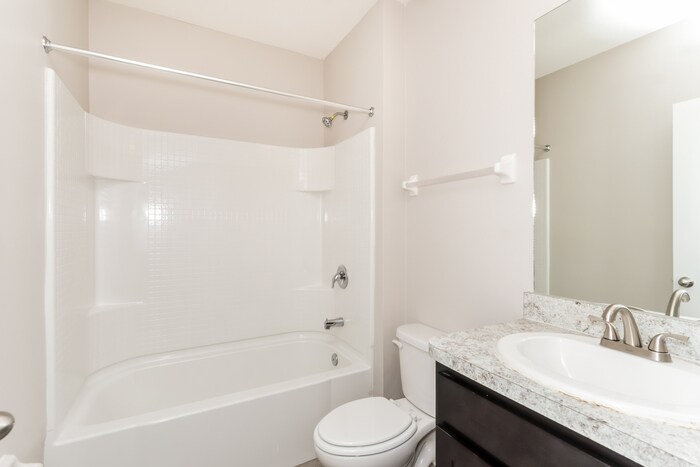 Building Photo - 3221 S Northview Rd