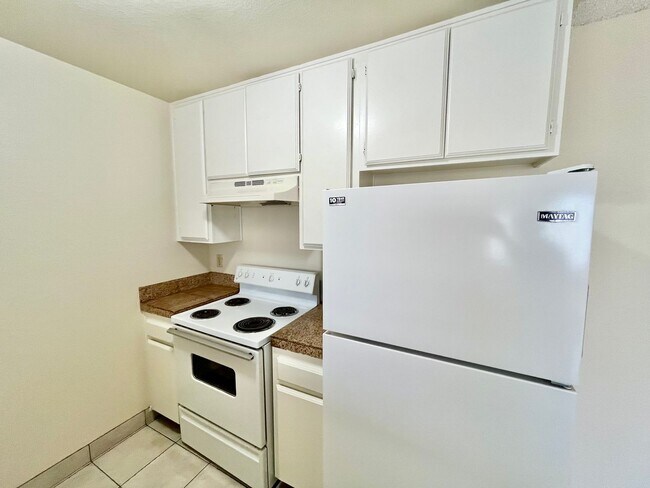 Primary Photo - Upstairs 2BD/2BTH with Central A/C, Privat...