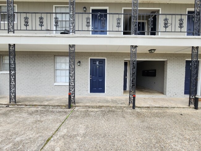 Building Photo - 1375 Shortcut Hwy