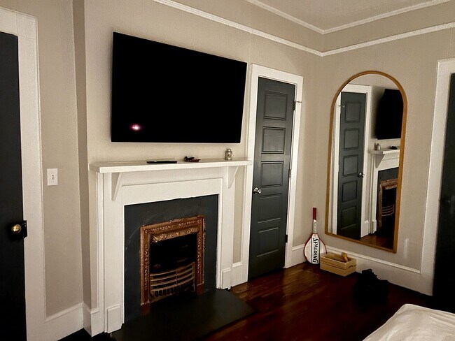 Building Photo - 2/2 Home for Rent Just 5 Minutes from Downtown Greenville!