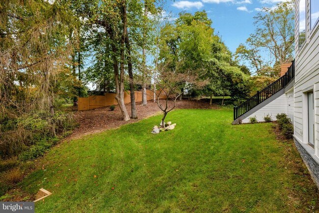 Building Photo - 6226 Kellogg Dr