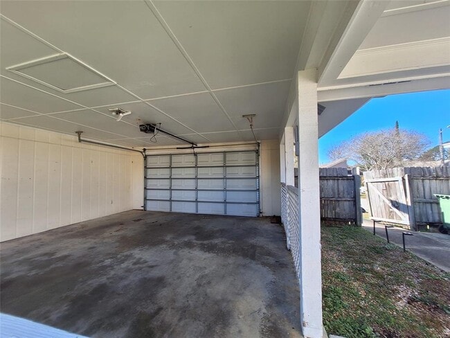 Building Photo - 1537 Westminster Dr