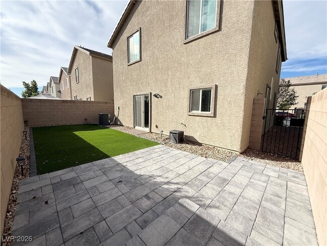 Building Photo - 5414 Enchanted Rose St