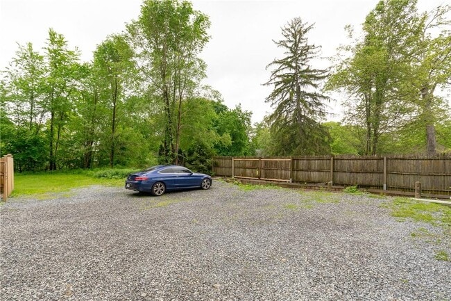 Building Photo - 80 W Dorsey Ln