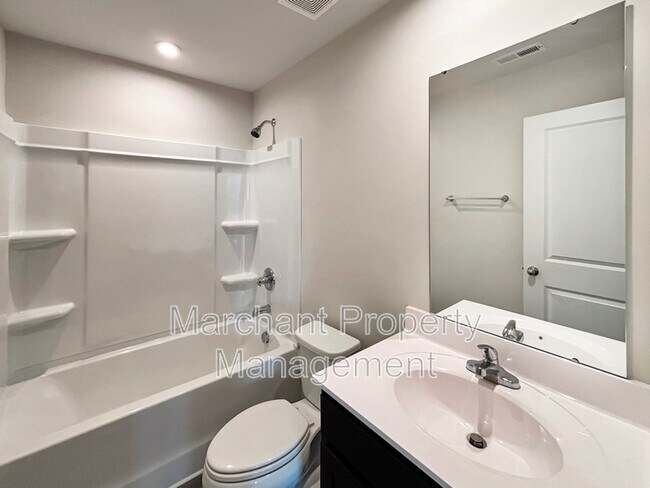 Building Photo - 609 Glamis Ct