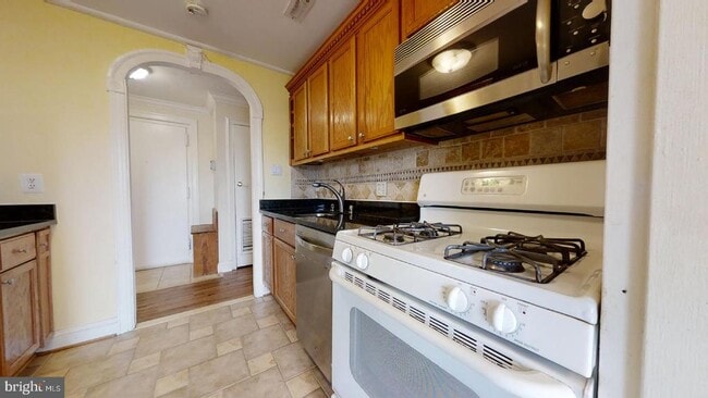 Building Photo - 3100 S Manchester St