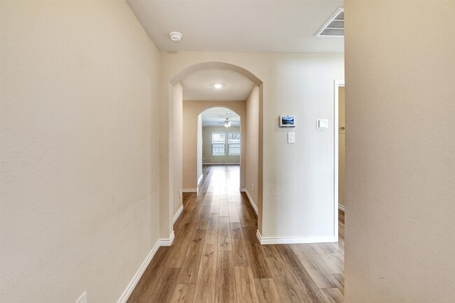 Building Photo - 1006 Fannin St