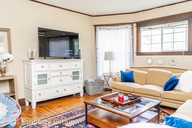 Building Photo - 5 br, 2 bath House - 1501 Wilson Ave.