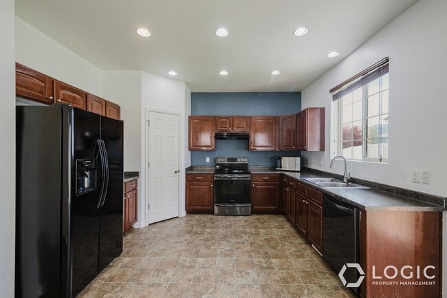 Building Photo - 7673 Decrescendo Dr