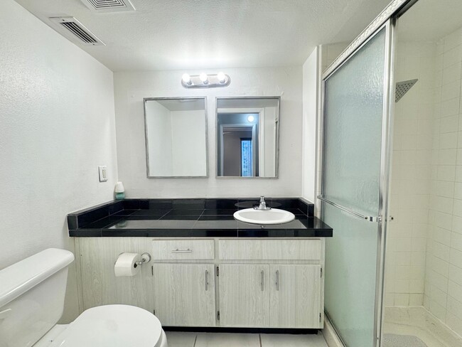 Building Photo - Buckeye Condo | Pool & Lake View | Ground Floor