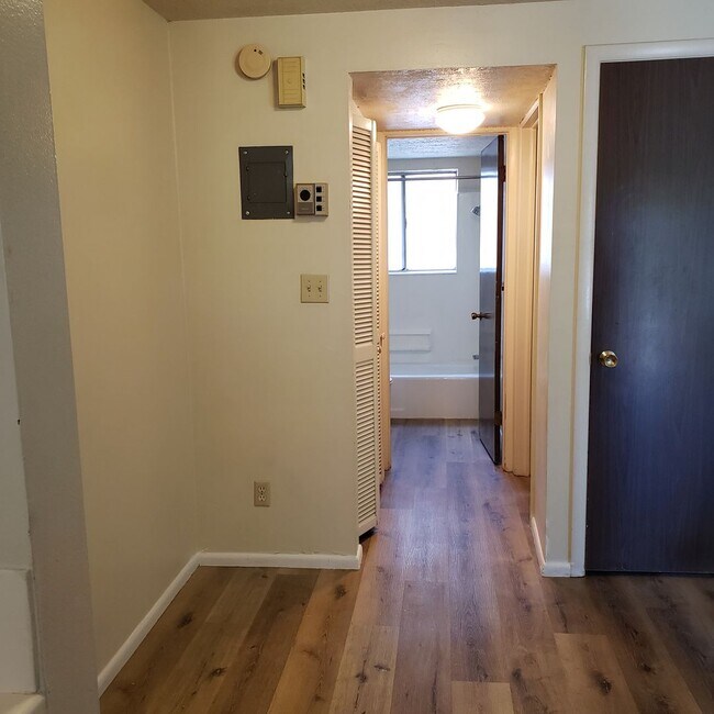 Building Photo - 1B/1B Pet Friendly Apartment South of BYU