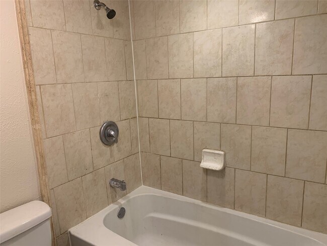 Building Photo - 6823 Blue Ridge Dr