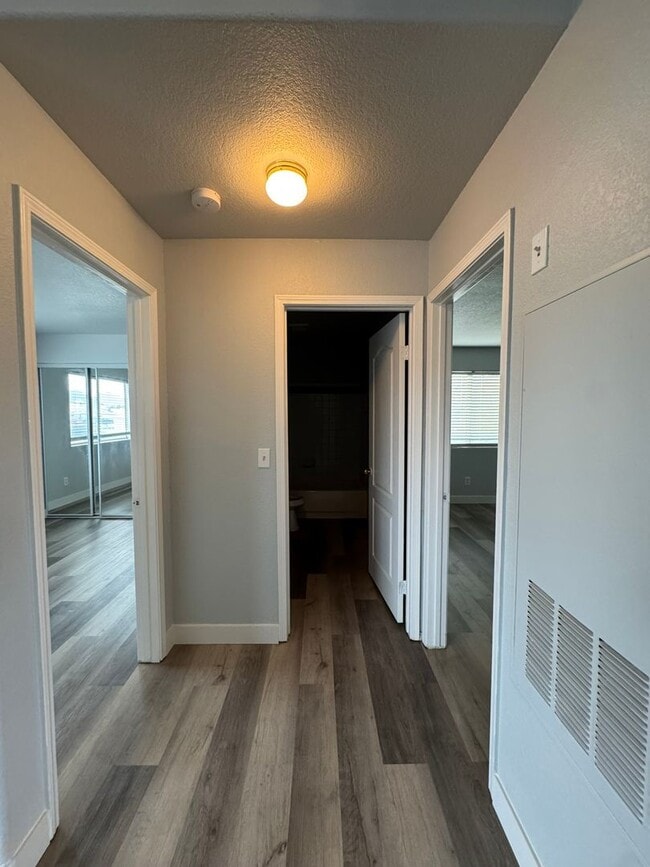 Building Photo - Charming 2-Bedroom, 1-Bath Condo