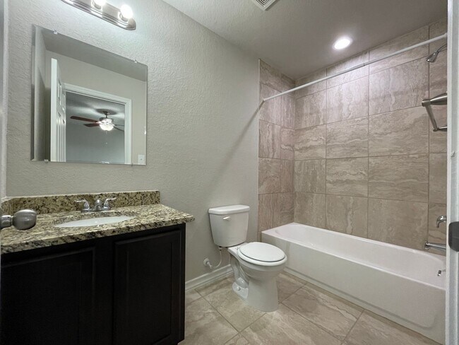 Building Photo - Townhome for rent