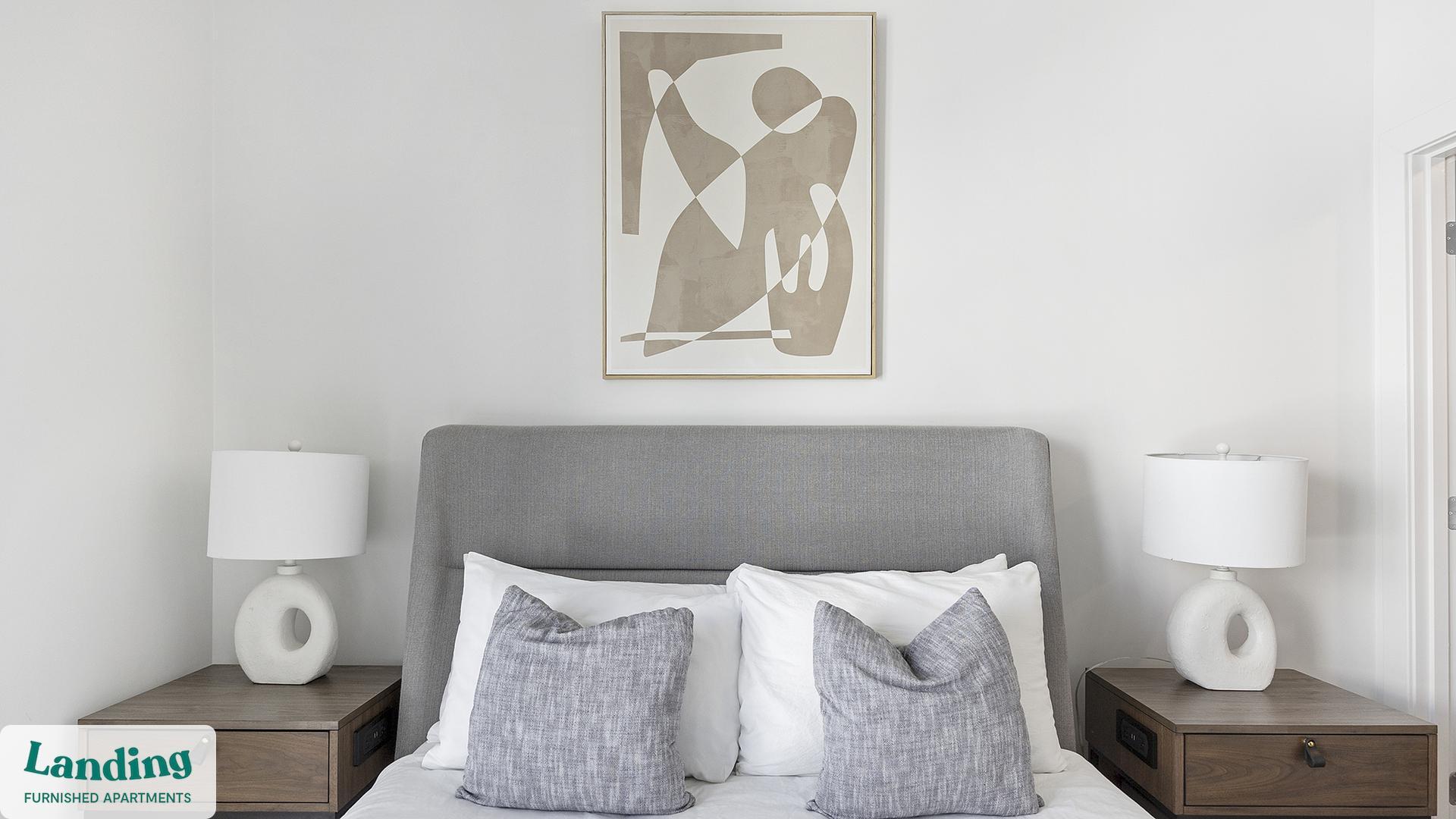 Building Photo - 707 S Farmer Ave