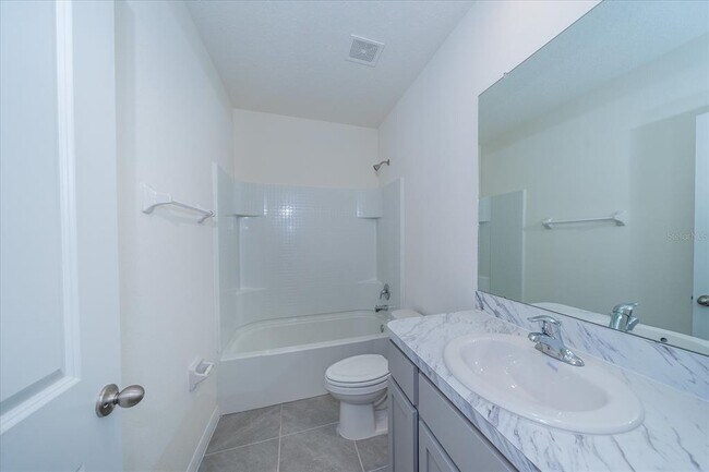 Building Photo - 16642 Maude Dr