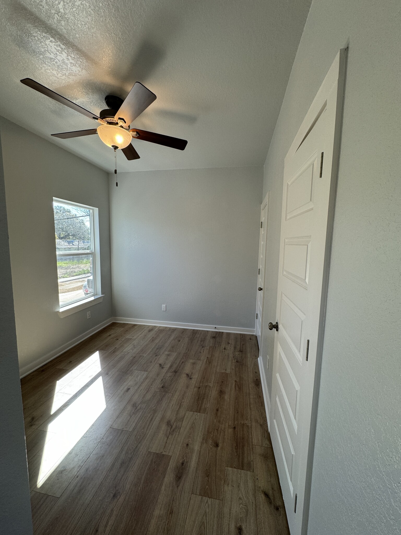 Bedroom - 754 Delmar St