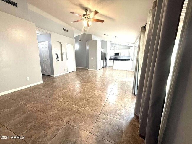 Building Photo - 8520 W Palm Ln