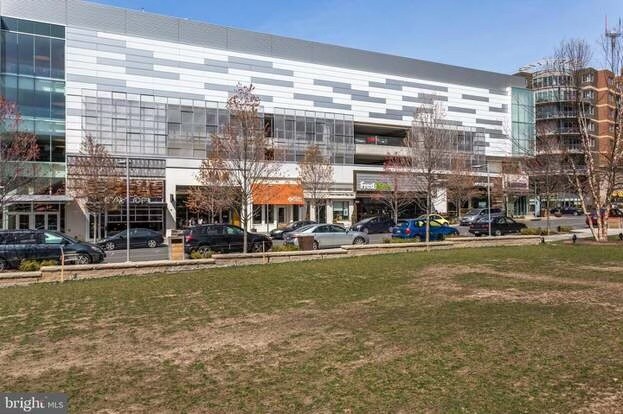 Building Photo - 2726 Gallows Rd