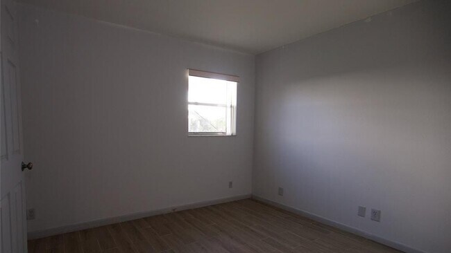 Building Photo - 7355 Woodmont Terrace