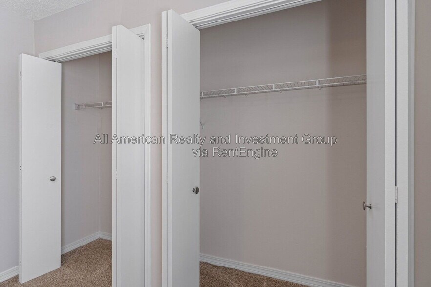 Building Photo - 608 Drakes Landing