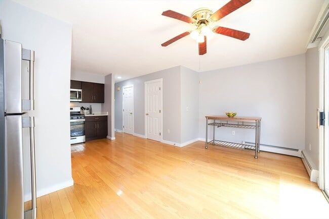 Building Photo - 64 Camelot Dr