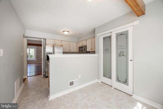 Building Photo - 247 Prince William Way