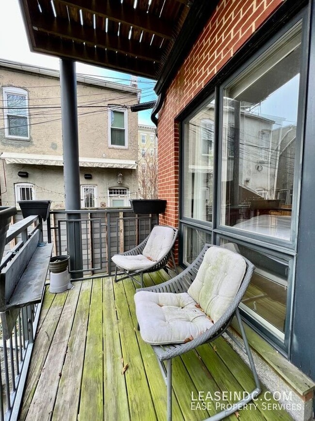 Building Photo - 1433 R St NW