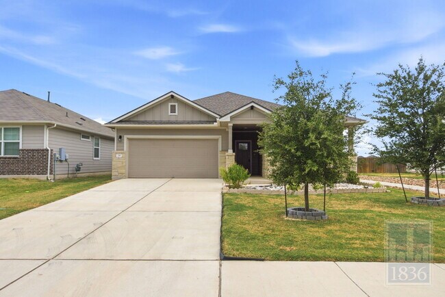 Building Photo - 216 Big Cypress Byu Rd