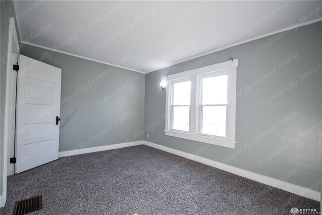 Building Photo - 2926 Robin Rd