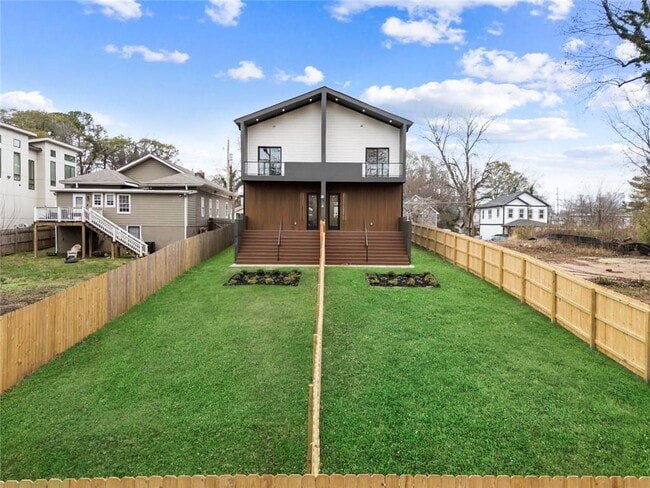 Building Photo - 582 Hope St SW