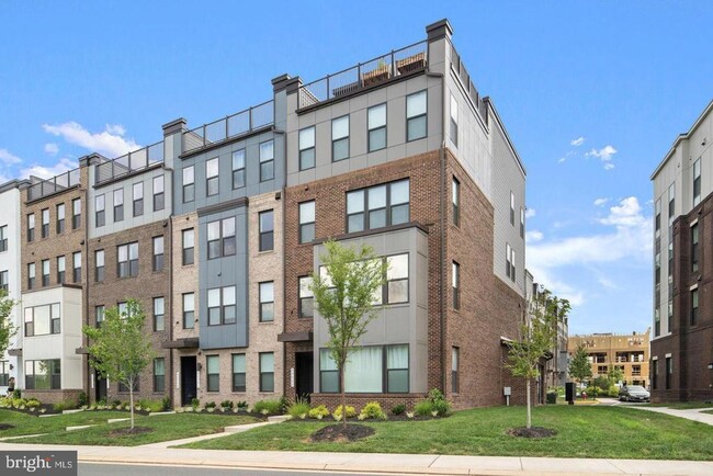 Building Photo - 43785 Transit Sq