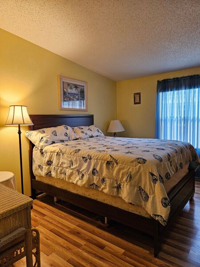 Building Photo - 2 bedroom 2 bath home int the beautiful La...