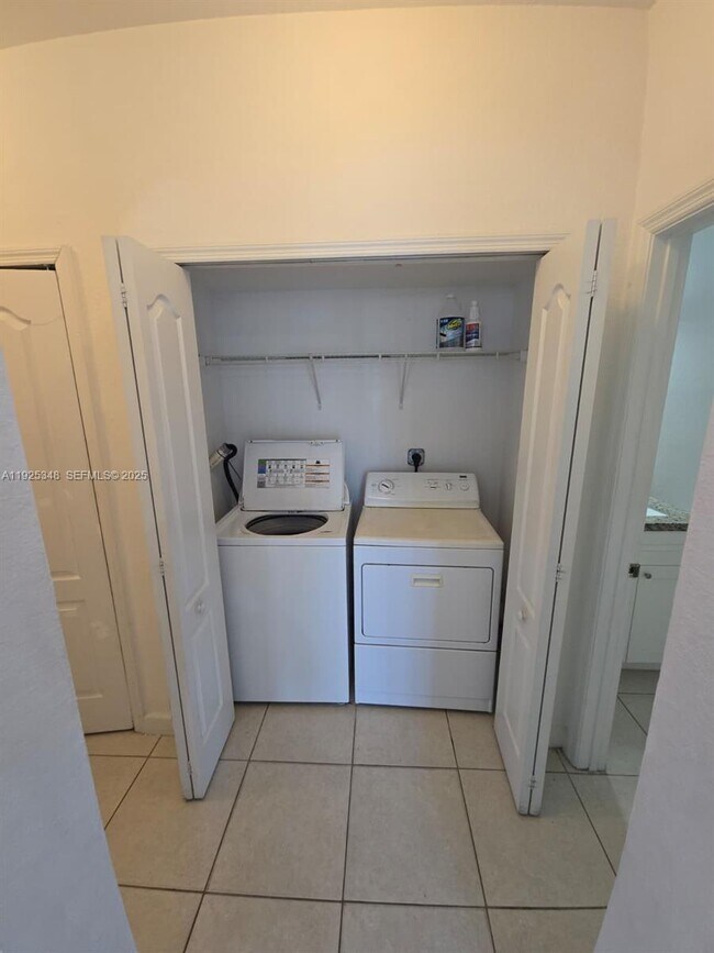 Building Photo - 4415 SW 160th Ave