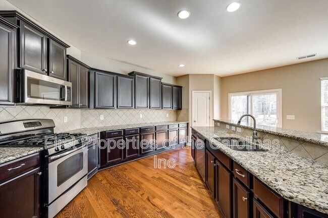 Building Photo - 3000 Sewee Ln