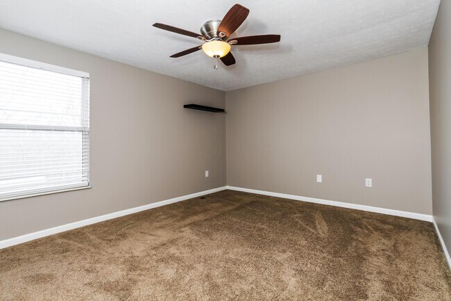 Building Photo - 4784 Orangeburg Dr