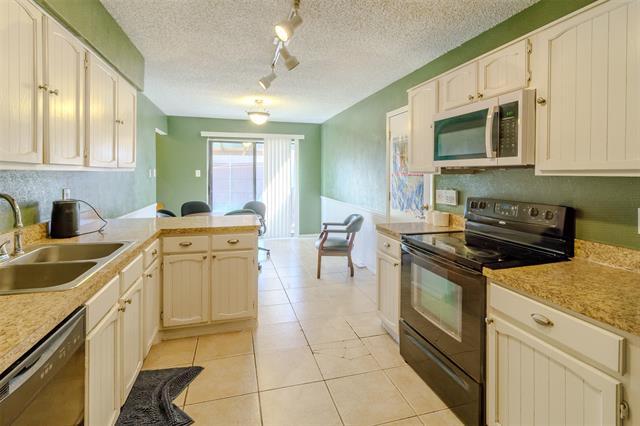 Building Photo - 2614 St George Dr