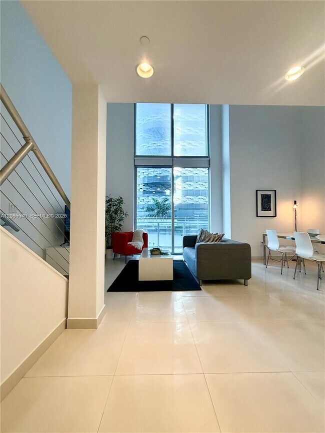 Building Photo - 1050 Brickell Ave