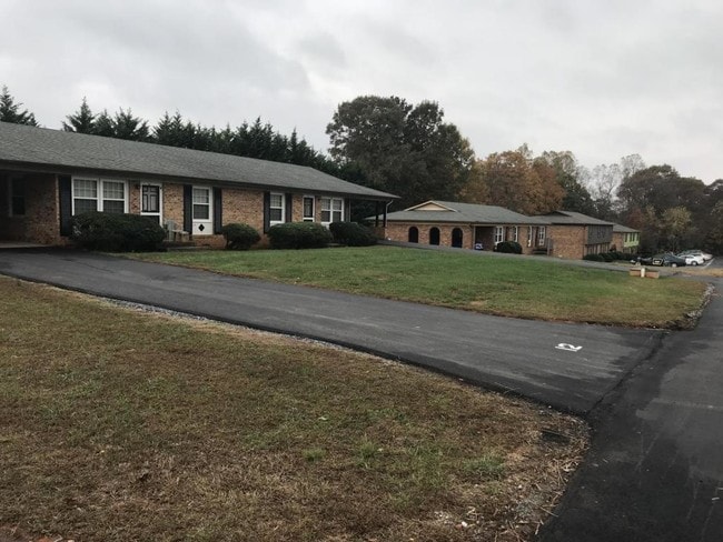 Building Photo - 4887 County Home Rd