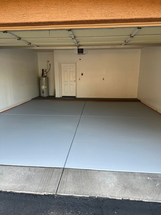 Building Photo - 955 E Knox Rd