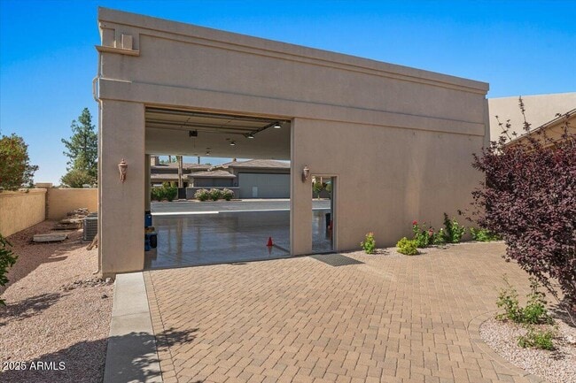 Building Photo - 4251 W Earhart Way