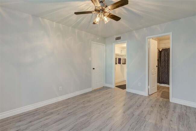 Building Photo - 2700 Westridge St