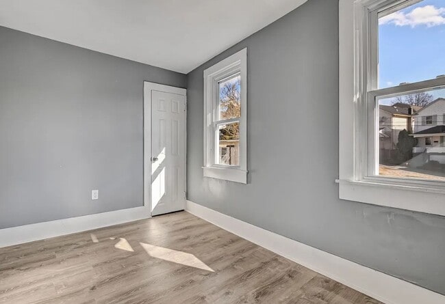 Building Photo - 260 S Hancock St