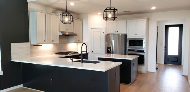 Building Photo - 10611 Hidden Rock Dr
